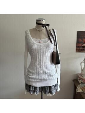 White knit Y2K sweater
